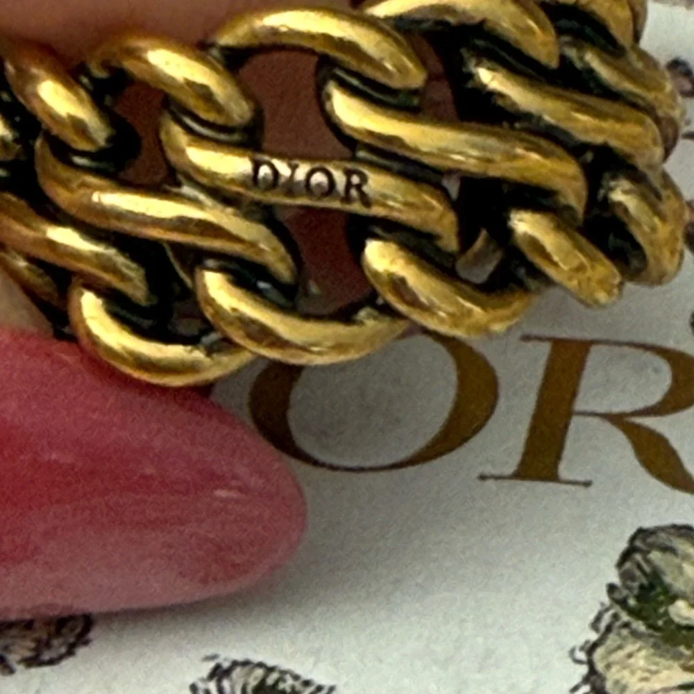 ❌Sold❌ Dior 30 Montaigne Crystal Embellished Chain Ring - Picture 4 of 7